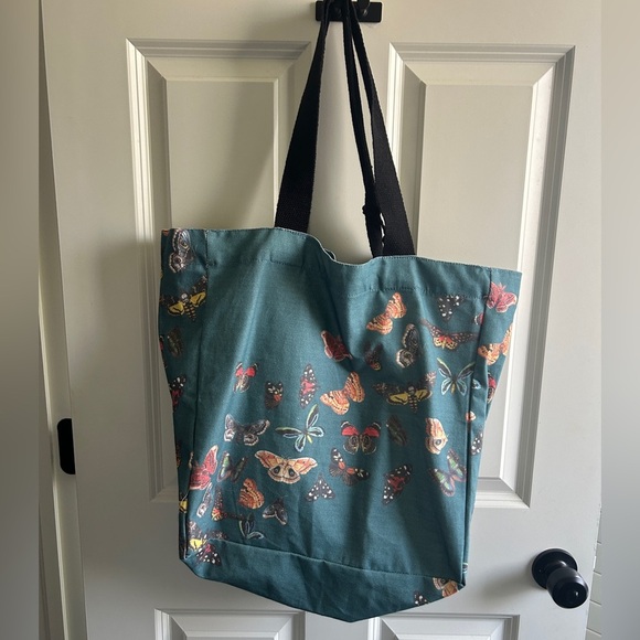 Handbags - NWOT Beautiful large butterfly tote. Gorgeous colors! Nice and deep. India